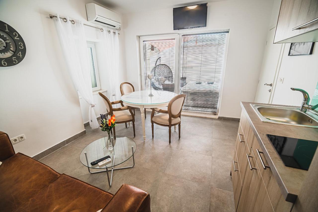 וודיצה Downtown Luxury Apartments With Hot Tub מראה חיצוני תמונה
