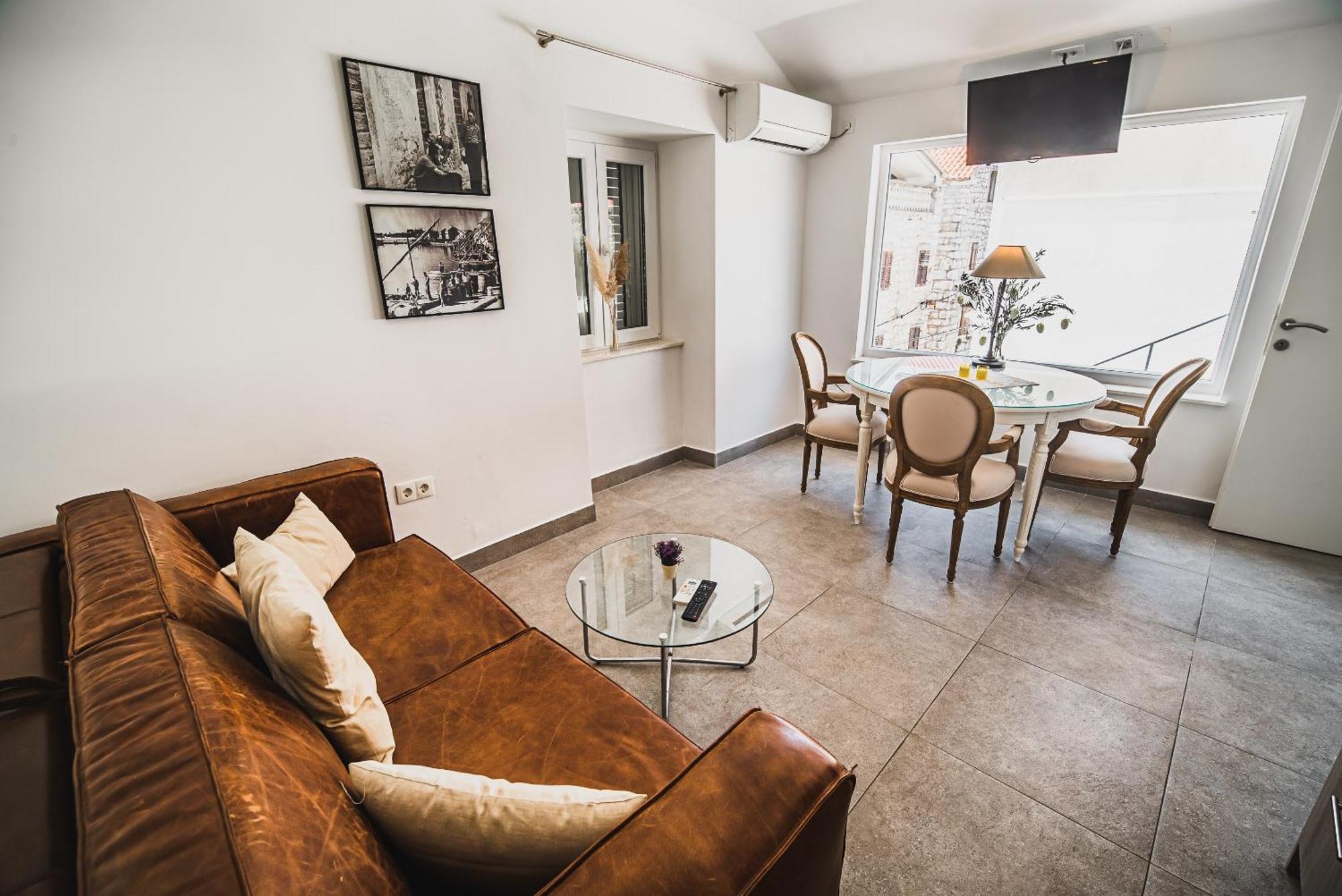 וודיצה Downtown Luxury Apartments With Hot Tub חדר תמונה