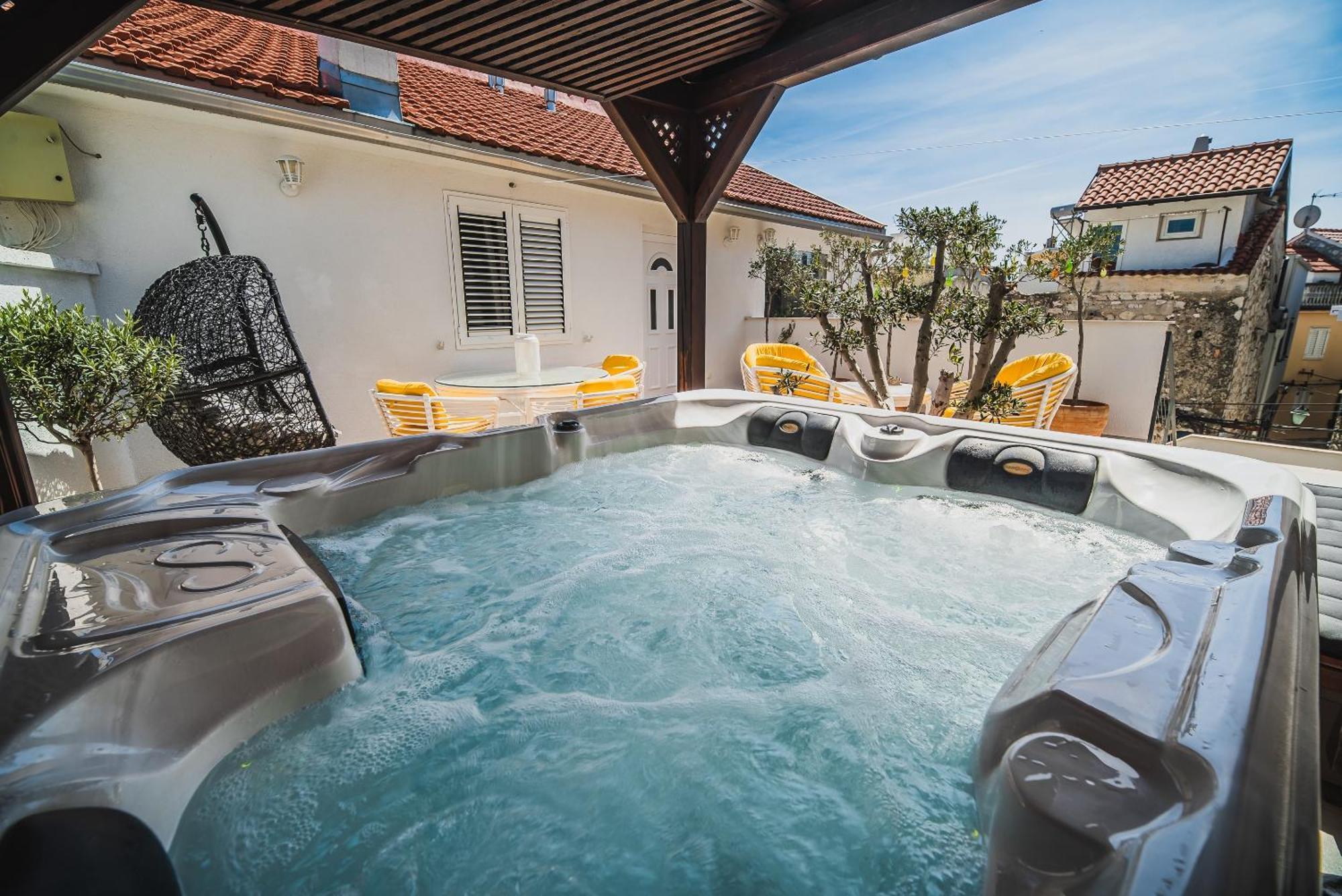 וודיצה Downtown Luxury Apartments With Hot Tub חדר תמונה